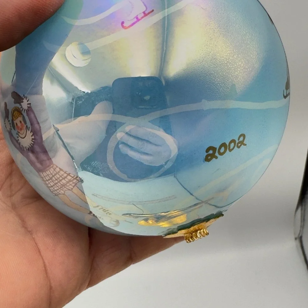 Li Bien 2002 Ice Skaters Inside Painted Glass Ornament Iridescent Blue Velvet Bx
